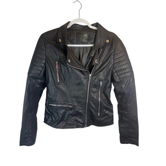BLANKNYC Jackets & Blazers - BLANKNYC Black Faux Leather Moto Jacket Quilted Shoulders Zipper Detail W Sm